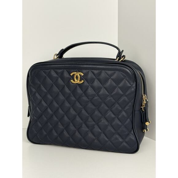 CHANEL Calfskin Quilted CC Medium Vanity Case Navy Blue Gold Hardware B-5 - Picture 1 of 16
